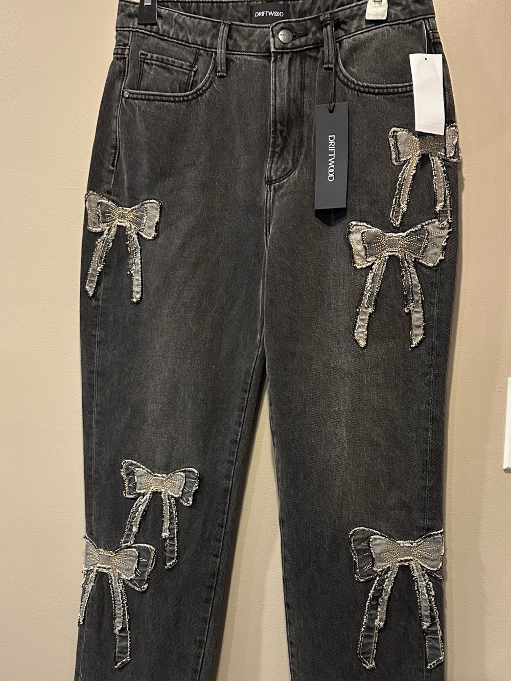 Driftwood Royce What Fun Stretch Denim Patchwork 3D Bow Straight Leg Ankle Jeans - Picture 5 of 11